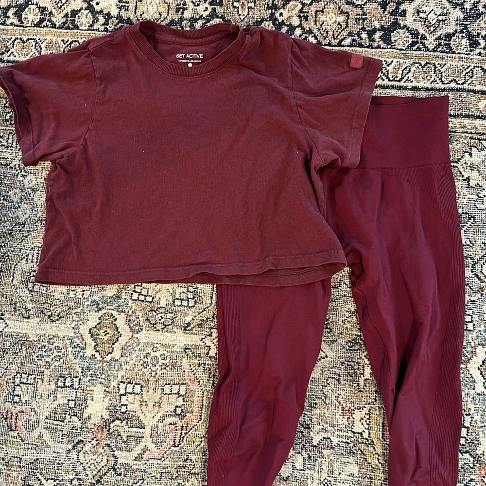 SET ACTIVE sculptflex maroon red burgundy athletic set top, bottom leggings